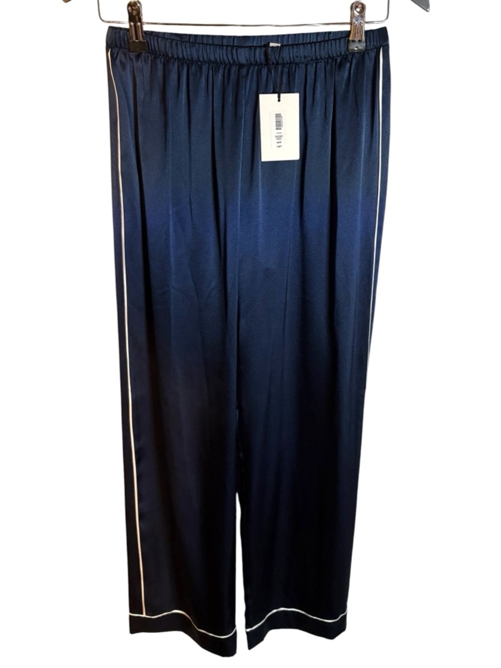 Aritzia NWT silk pajama set in navy blue with contrast piping - Picture 4 of 7